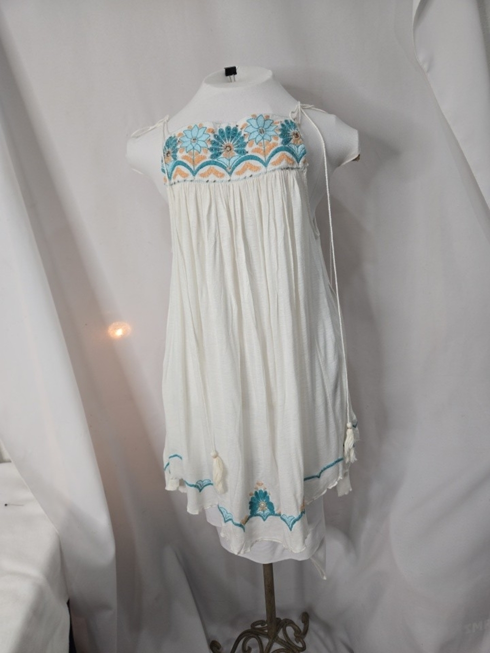 Abercrombie & Fitch White Tunic Top with Teal and Light Orange Embroidery